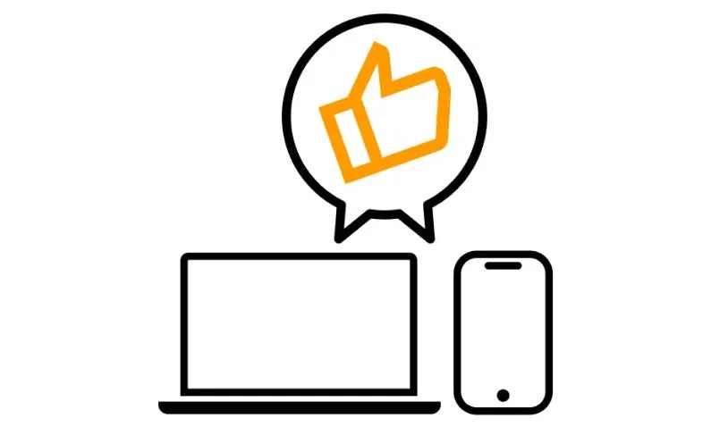 ノートパソコンとスマートフォンの上に「いいね」アイコンが浮かぶイラスト